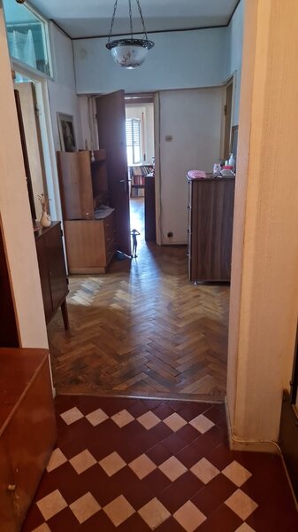 Piata Romana, Povernei stradal